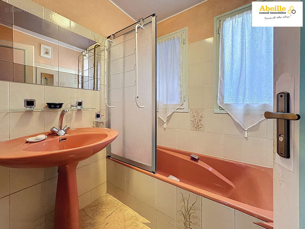 Exclusivité, Ensemble immobilier avec maison de 90m2 et atelier indépendant. - photo 10