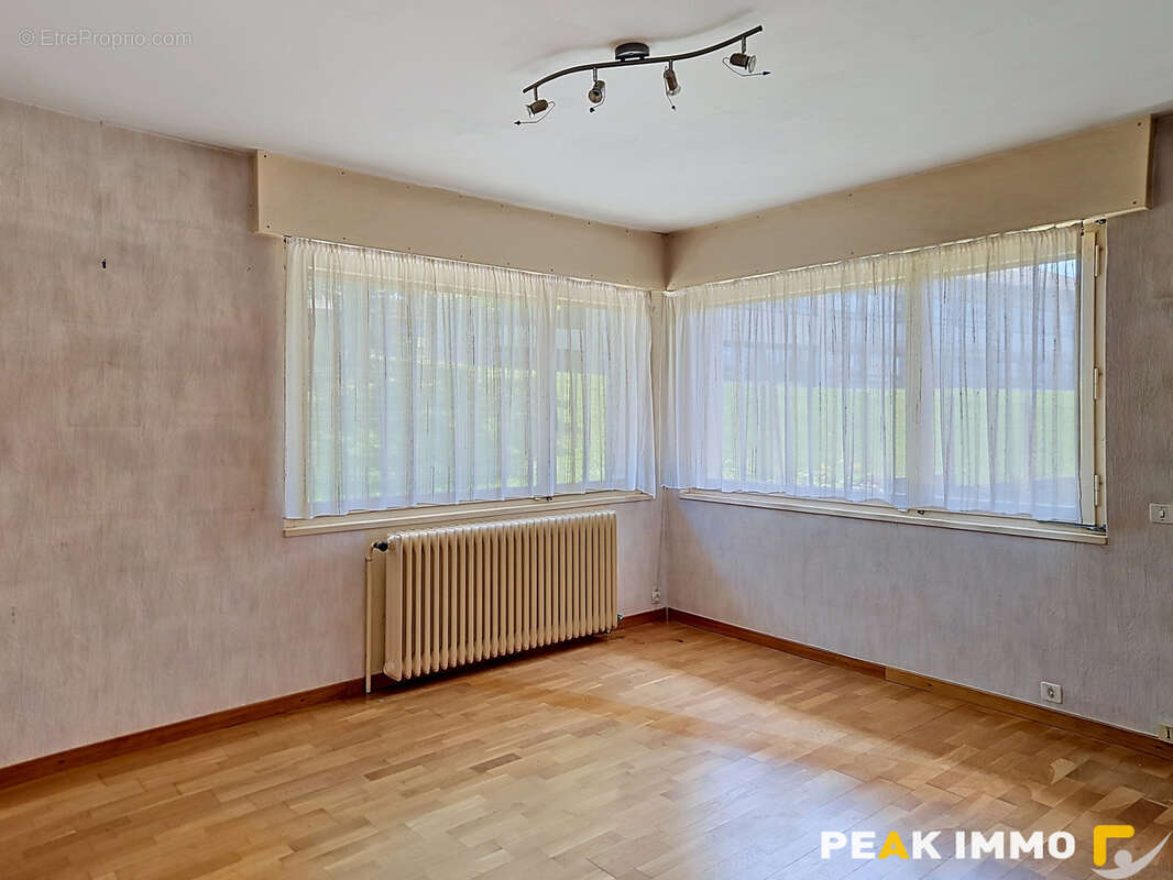 Maison à CRANVES-SALES