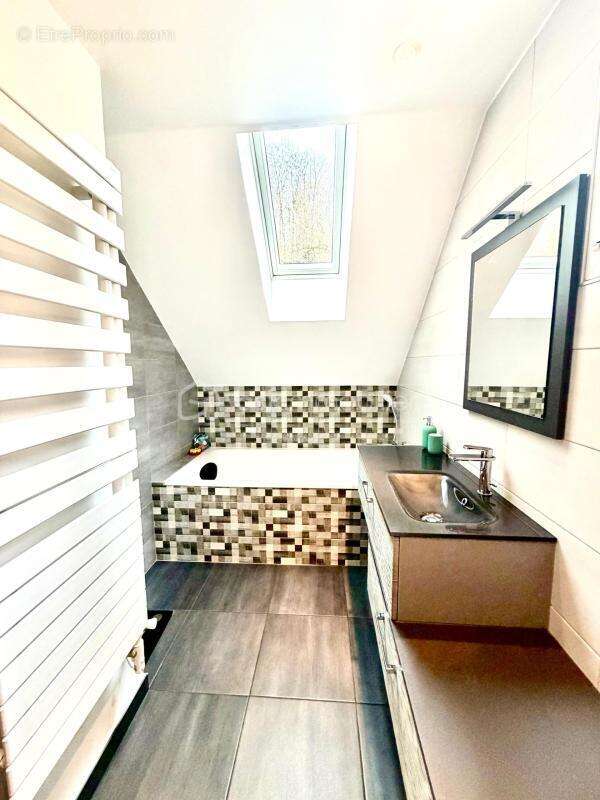 Maison à BURES-SUR-YVETTE