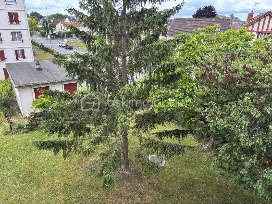 Appartement à SAINTE-GENEVIEVE-DES-BOIS