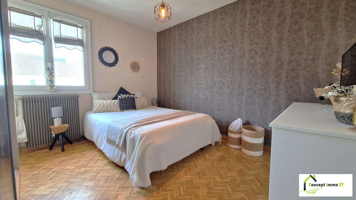 Maison à LA VILLE-AUX-DAMES