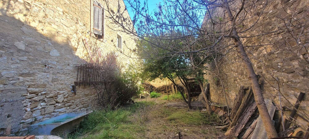 Autre à MAILHAC
