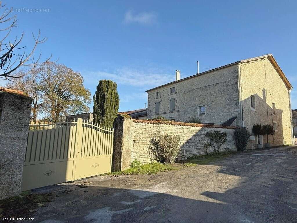 Magnifique Maison de Village 8 Minutes d'Aigre - photo 60