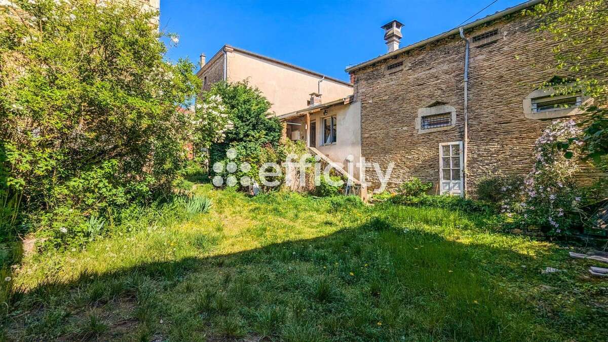 Appartement à LA ROCHE-VINEUSE
