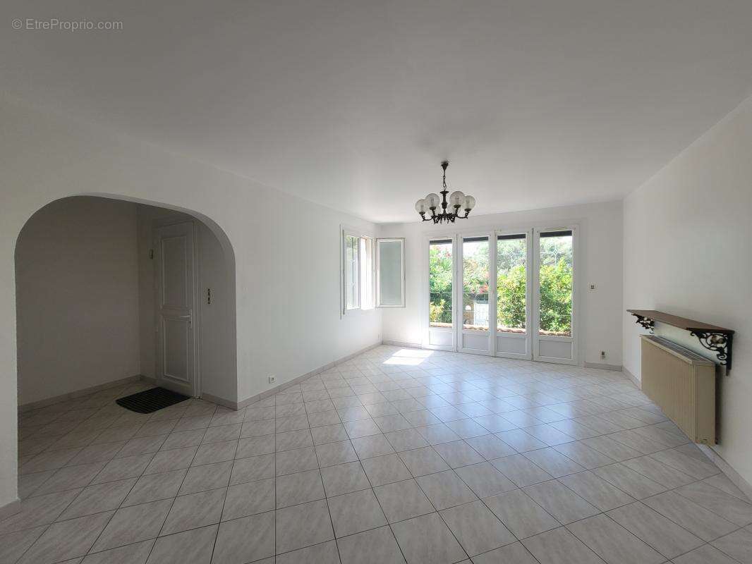 Maison à SIX-FOURS-LES-PLAGES