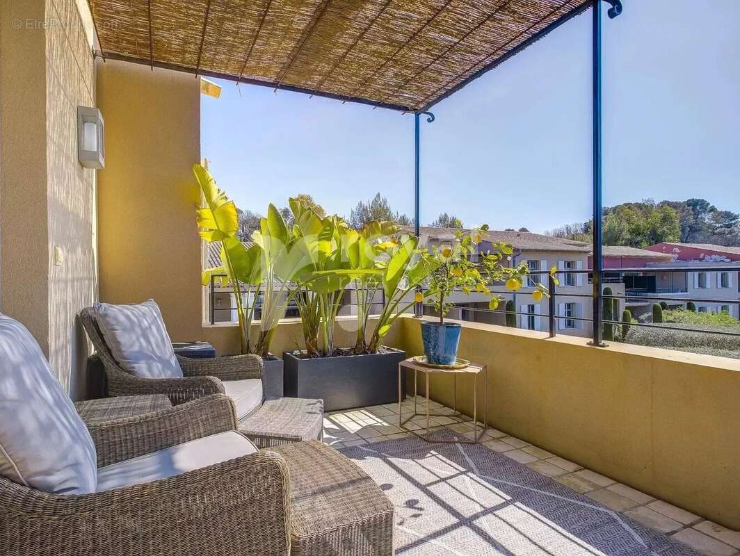 Appartement à MOUGINS