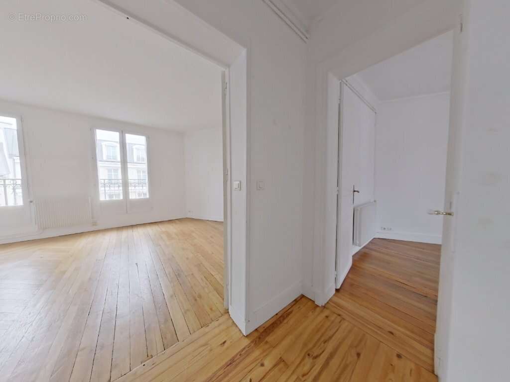 Appartement à PARIS-10E