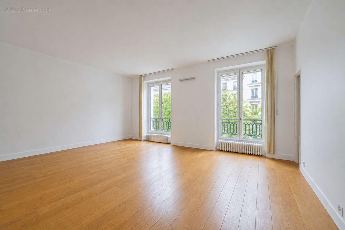 Appartement à PARIS-11E