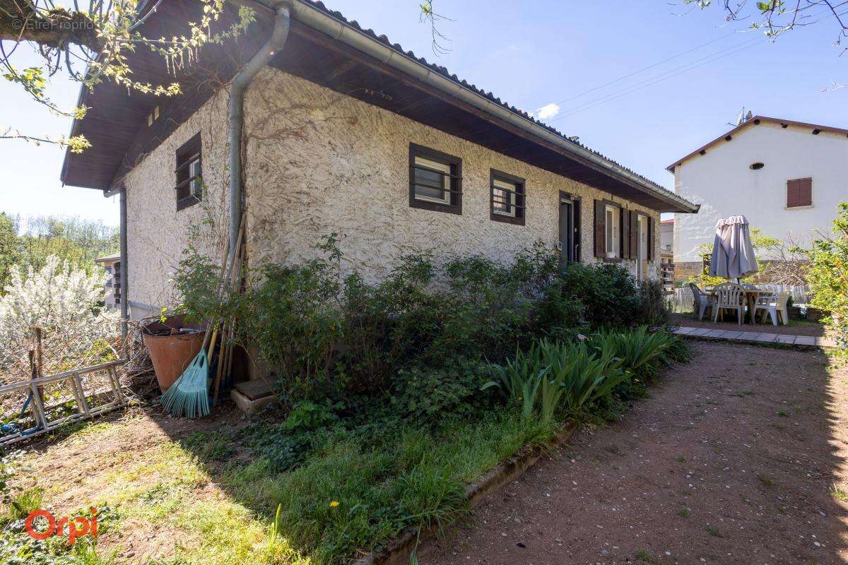 Maison à SAIN-BEL