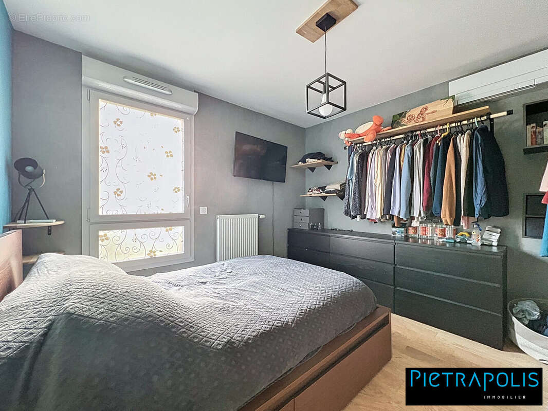 Appartement à PIERRE-BENITE