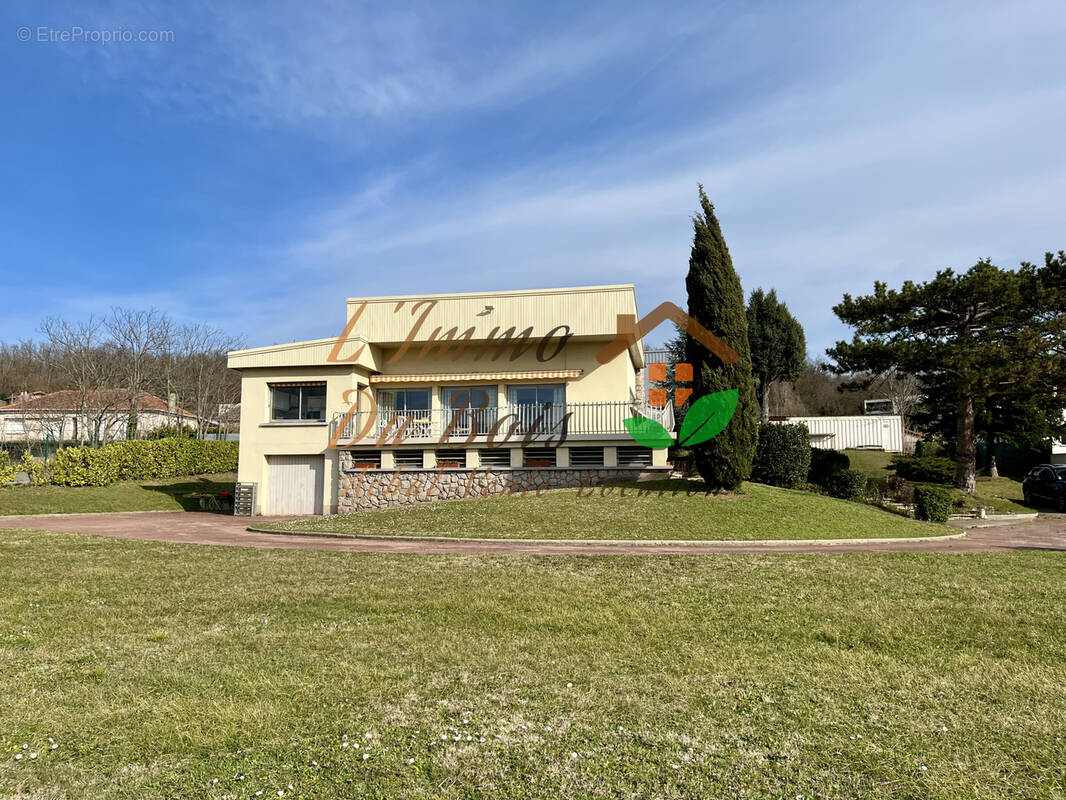 Maison à SALAISE-SUR-SANNE