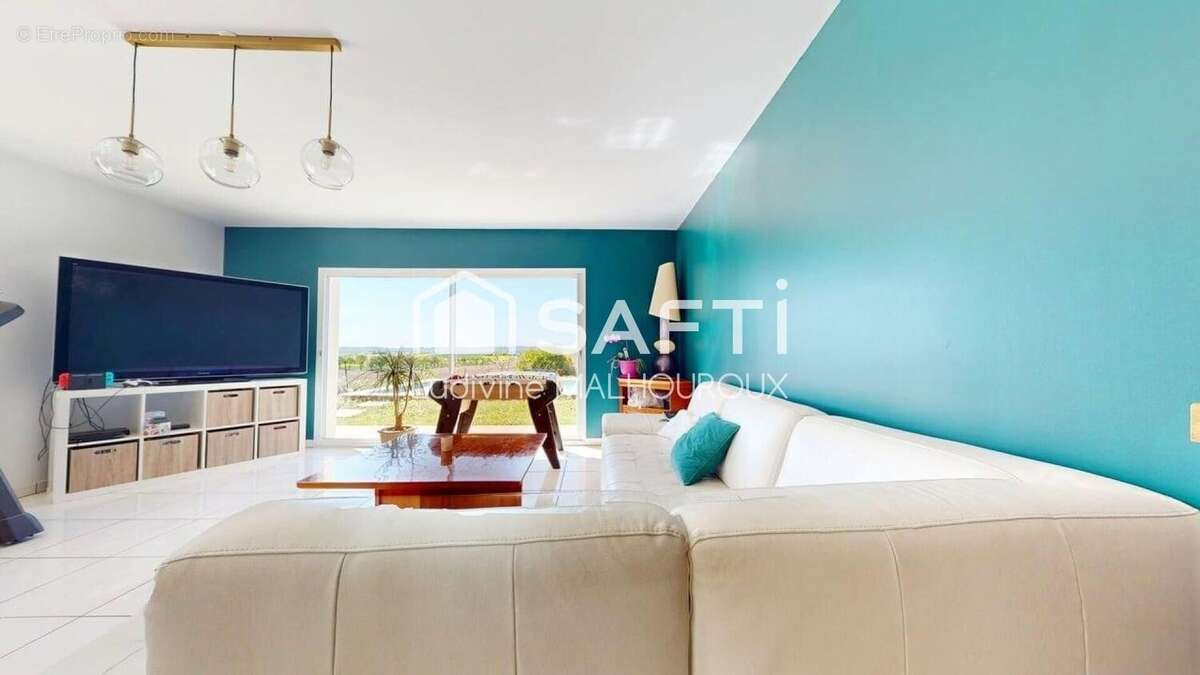 Maison 140 m² à Villebois-Lavalette  - photo 8
