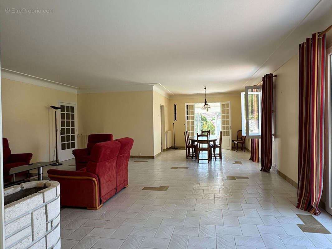 Maison La Couarde Sur Mer 6 pièce(s) 172 m2 - photo 4