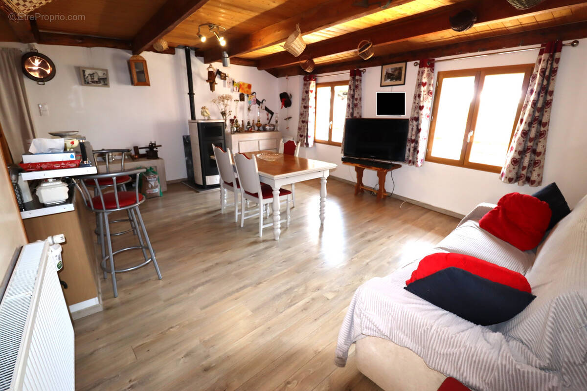 Appartement à COLMARS