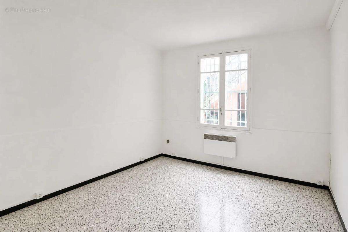 Appartement T3 RDC de 60 m² à Marguerittes - photo 5