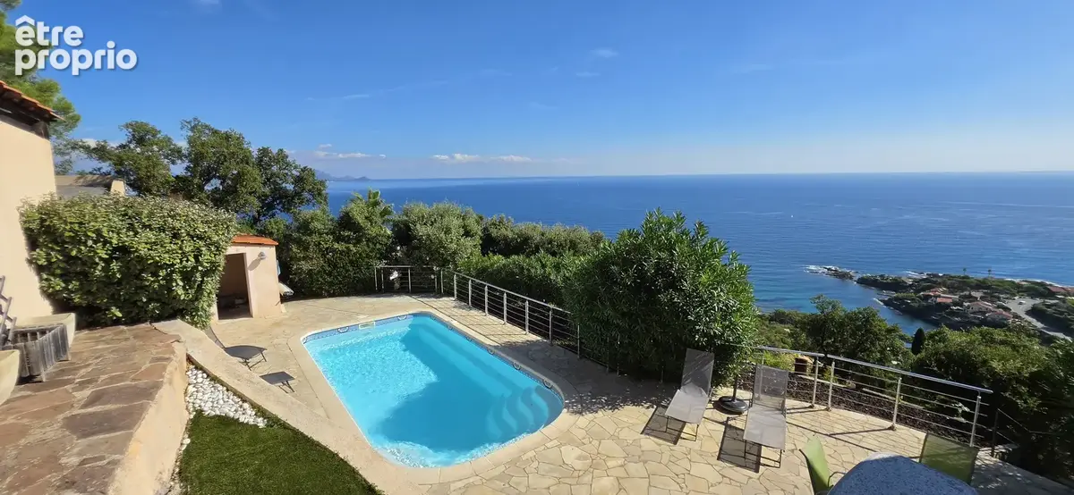 Vente villa avec vue mer aux Issambres. - photo 2