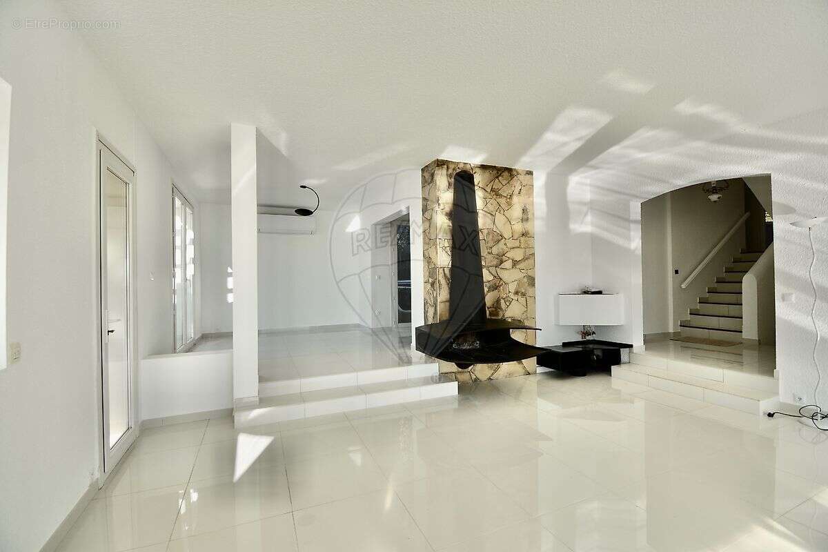 Maison à FREJUS
