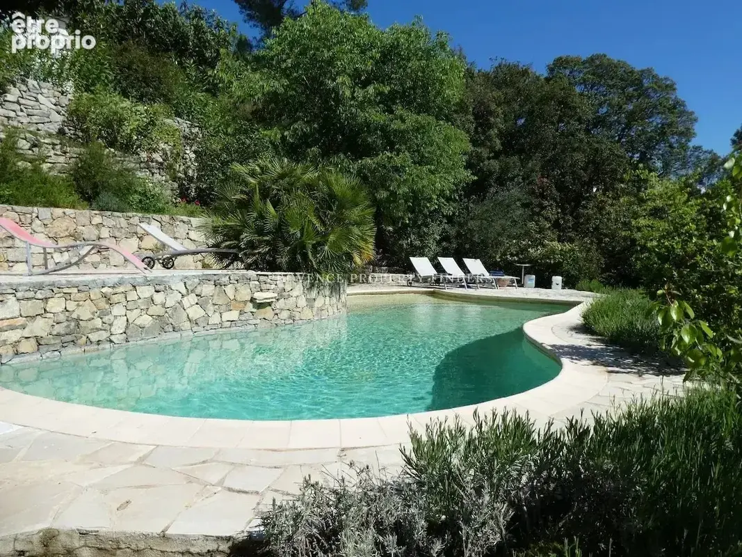 LORGUES – Un véritable havre de paix avec vue panoramique et piscine. - photo 29