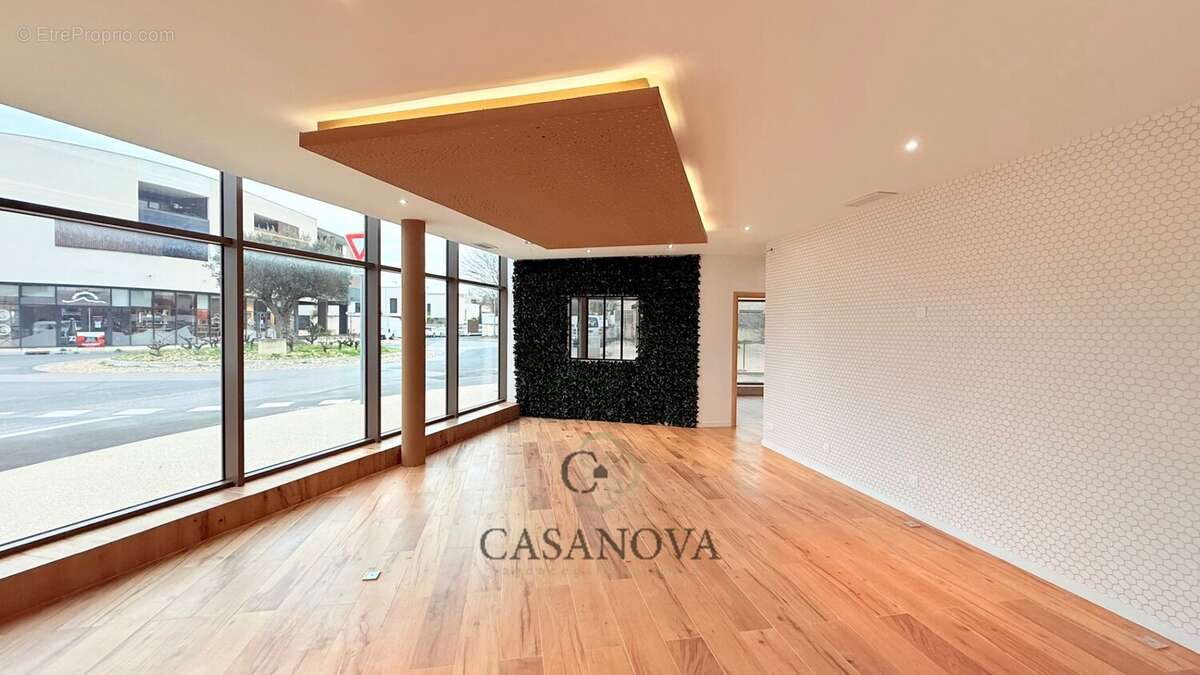 Bureaux neufs 110 m² lumineux avec parkings  Baillargues  Immeuble récent - photo 8