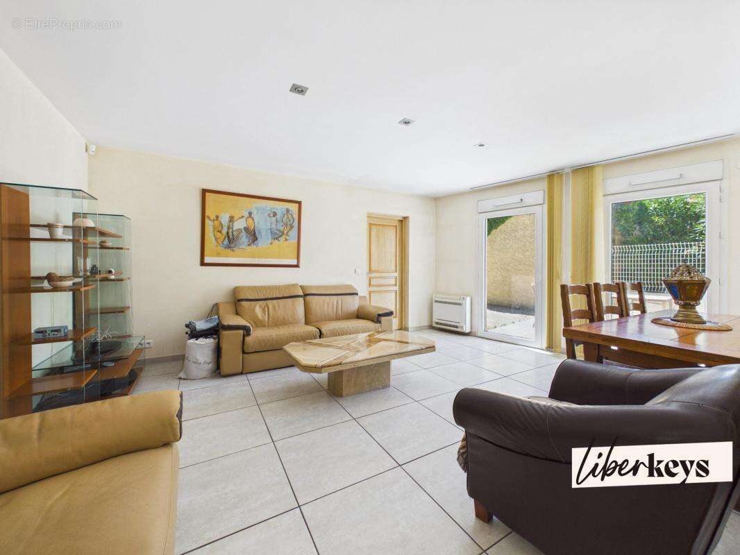  Ensemble immobilier à usage d'activité vendu occupé - photo 5