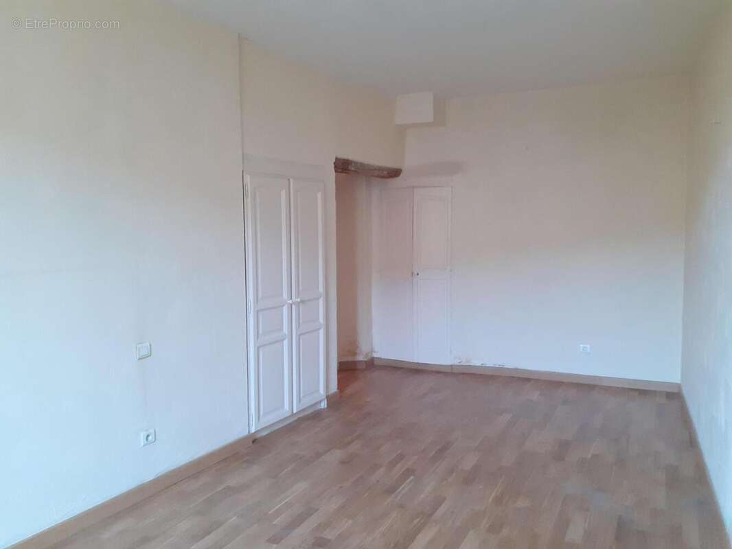   - Appartement à DRAGUIGNAN