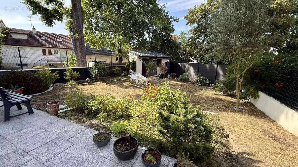 Maison 242 m² à Villemomble  - photo 2