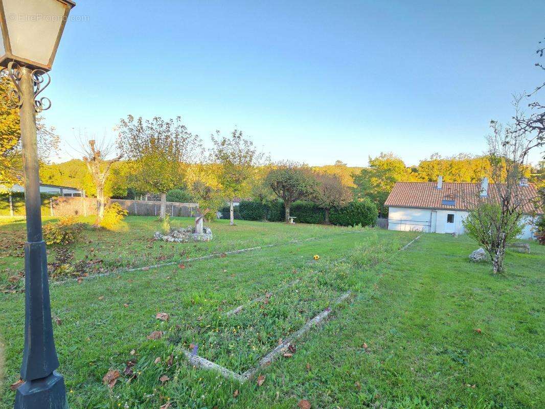 Maison à FONTCOUVERTE