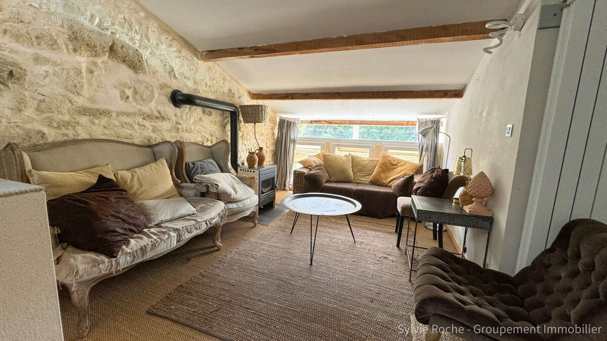 Maison à CADEROUSSE