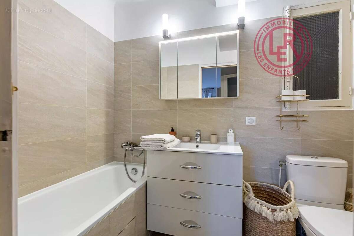 Appartement à PARIS-15E