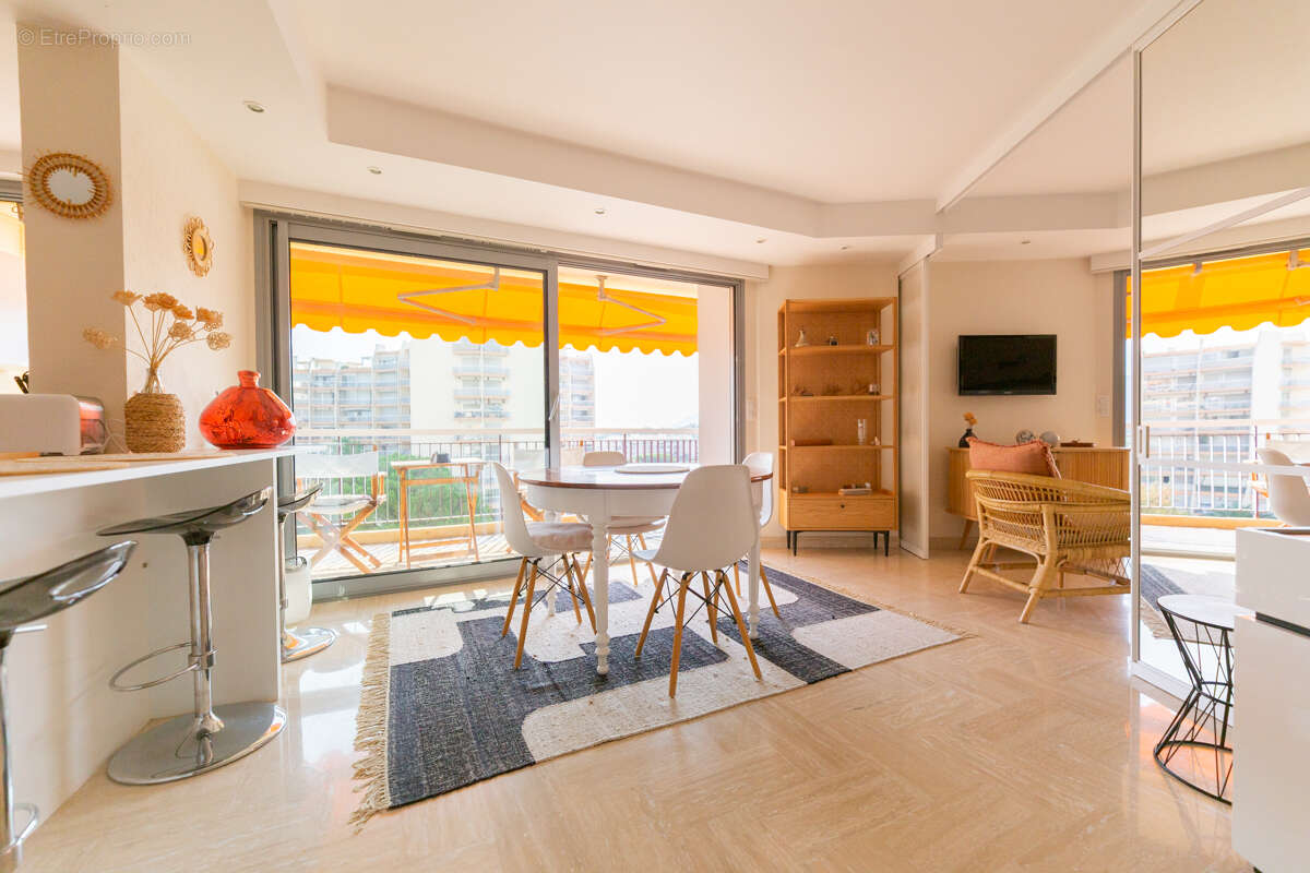 Appartement à MANDELIEU-LA-NAPOULE