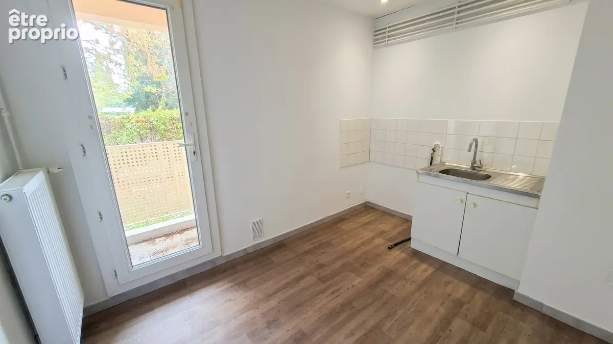 Appartement T1 de 50 m² – Entièrement rénové avec balcon - photo 6