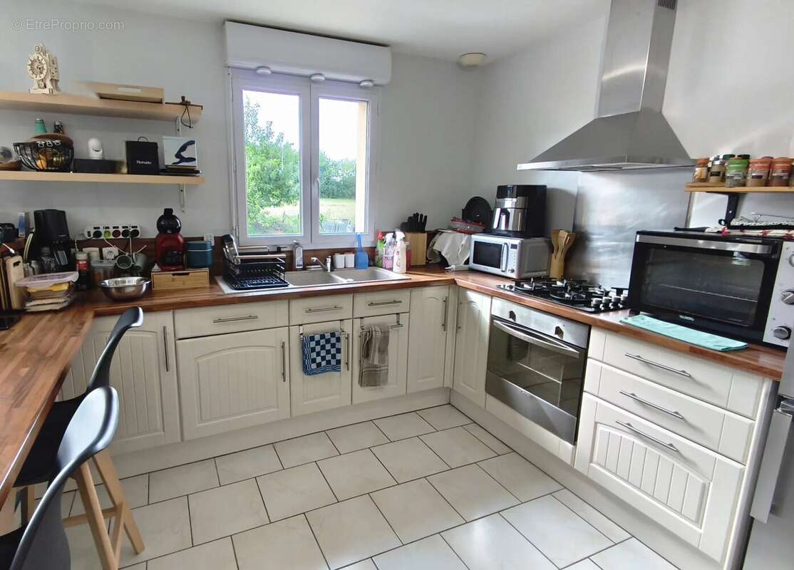 Maison à CELLE-LEVESCAULT