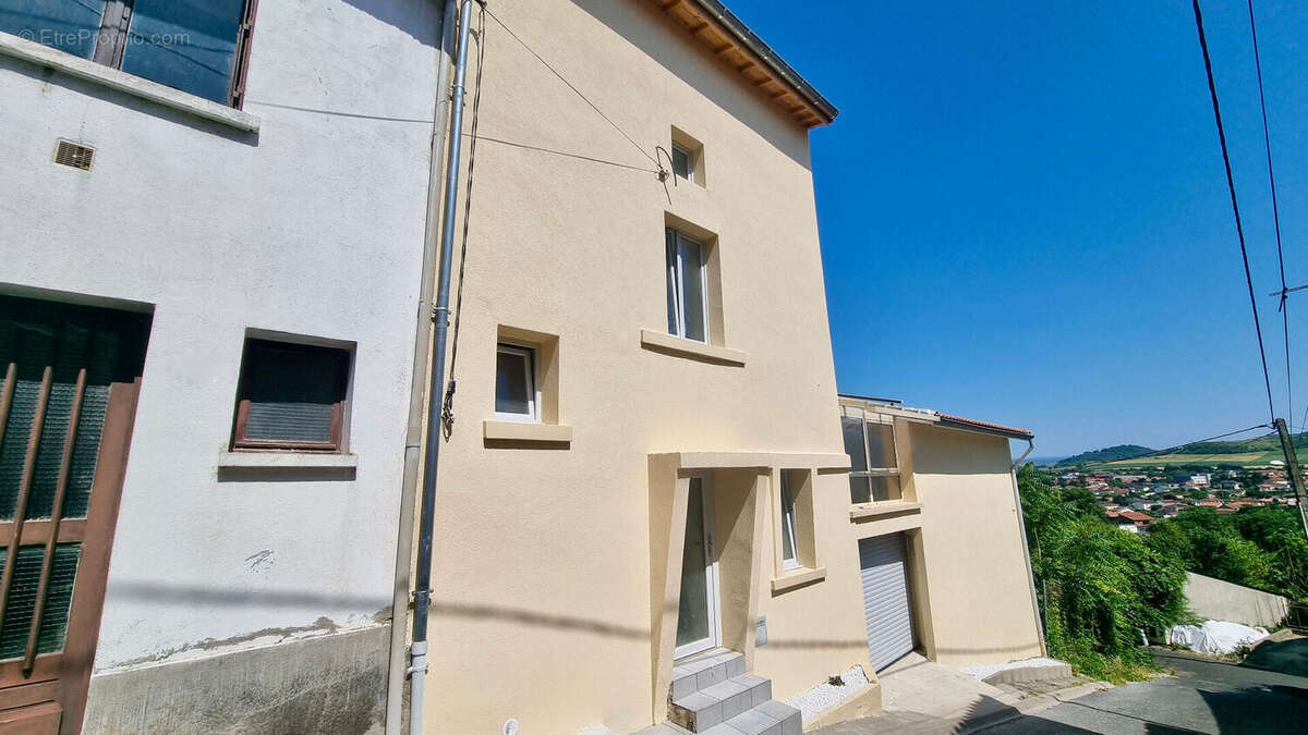 Maison à PONT-DU-CHATEAU