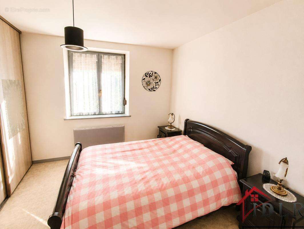 Maison de village - 131 m2 habitables + potentiel 331 m2 - D - photo 10