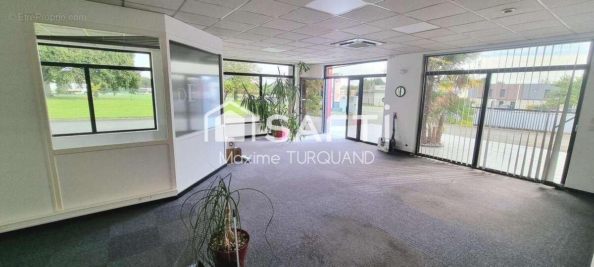 Photo 3 - Commerce à MAZIERES-EN-GATINE