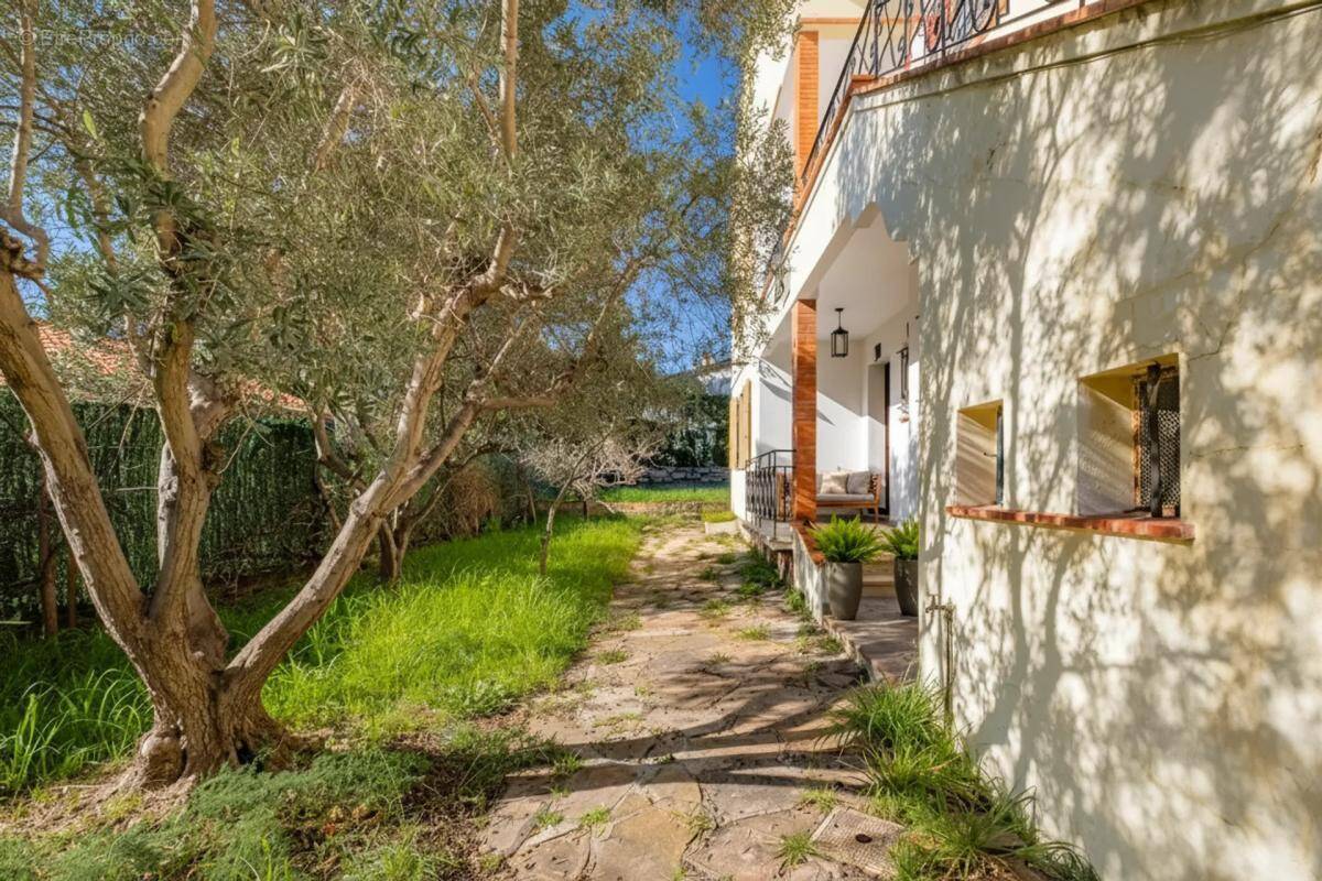 Appartement à SAINT-RAPHAEL