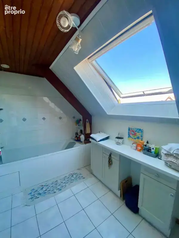 Hubert-Folie Maison familiale de 187 m² avec sous-sol complet et grand terrain - photo 11