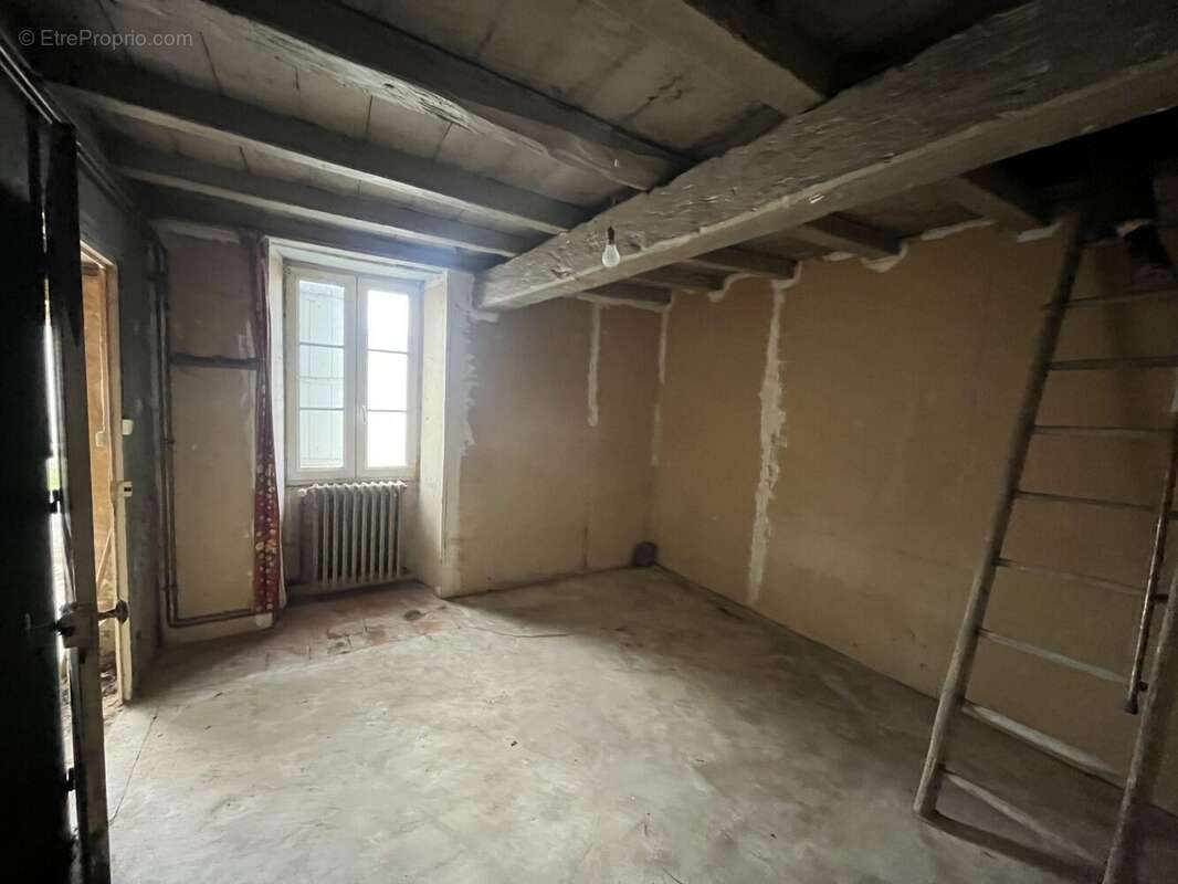 Maison à CHASSENEUIL-SUR-BONNIEURE