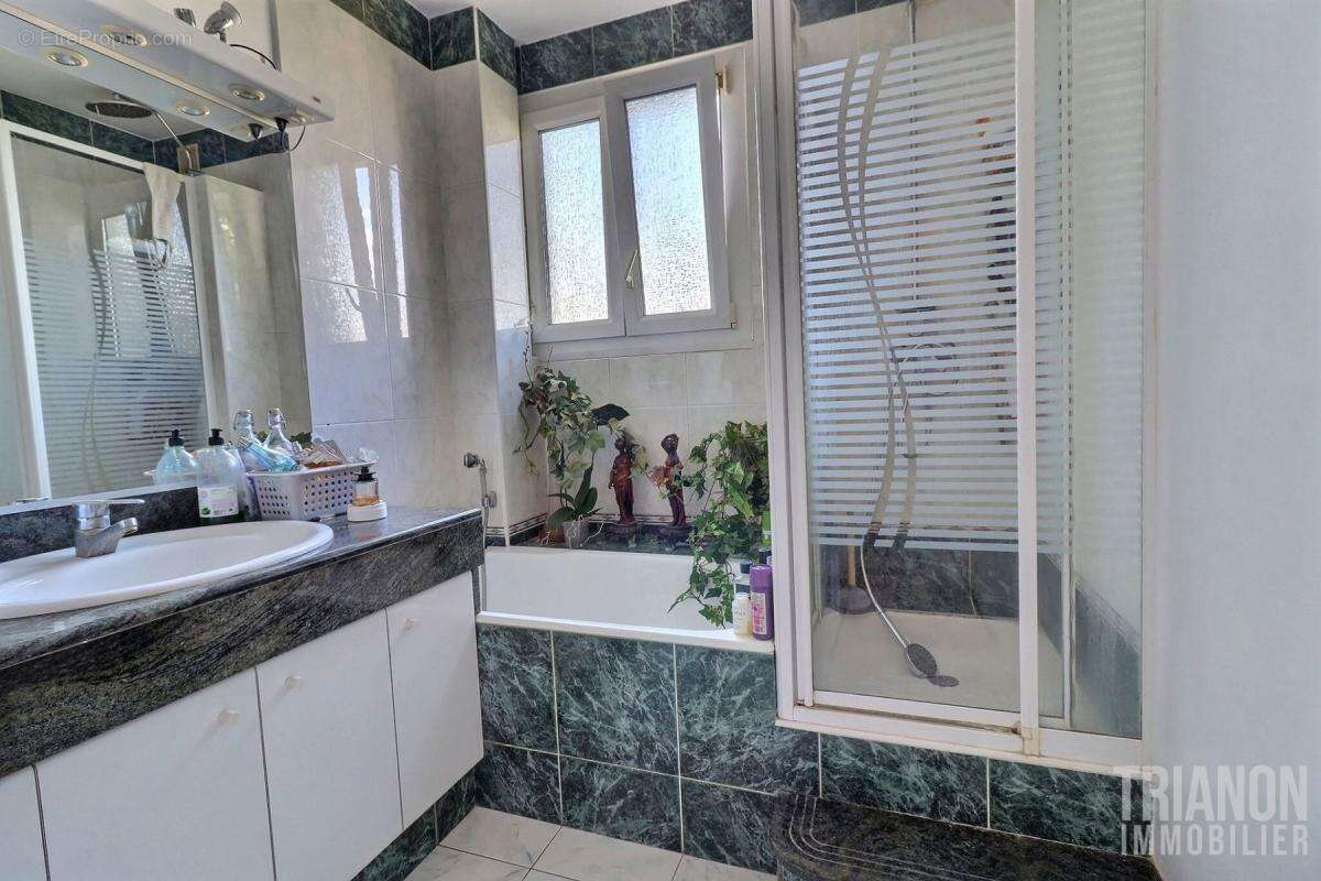 Appartement à LA CELLE-SAINT-CLOUD