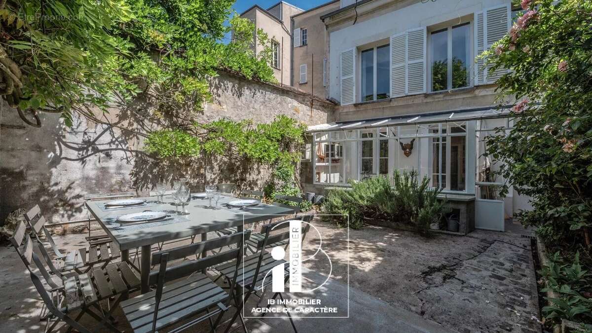 Maison à FONTAINEBLEAU