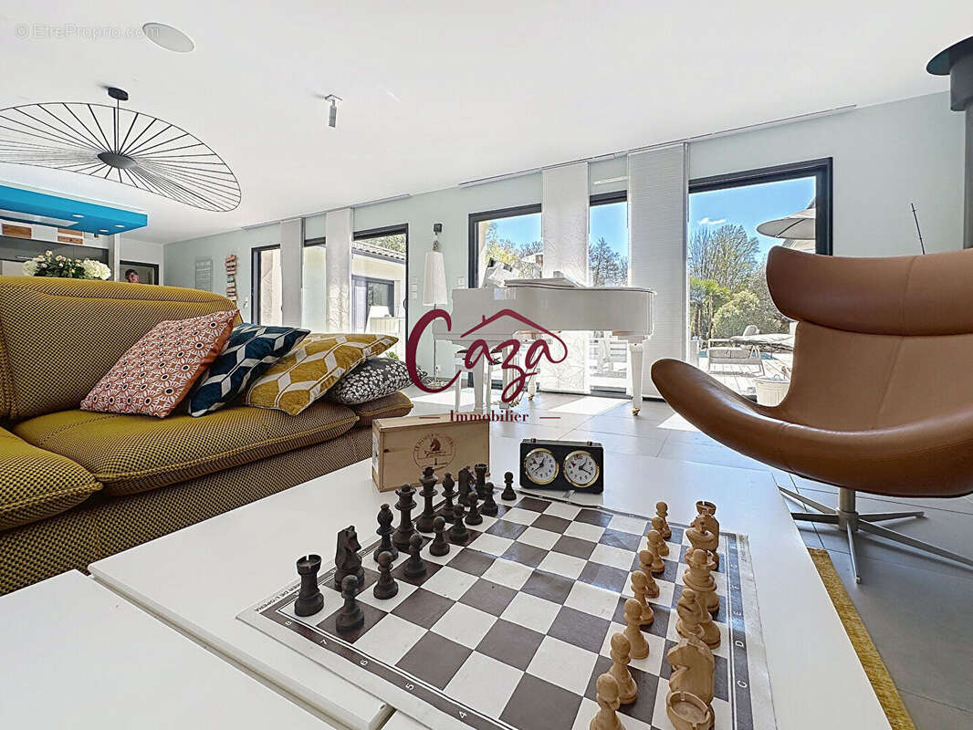 Maison à SAINT-SULPICE-ET-CAMEYRAC