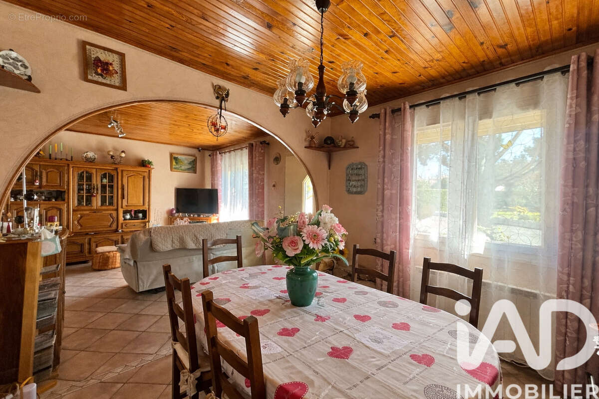 Maison 113 m² à La Lande-De-Fronsac  - photo 3