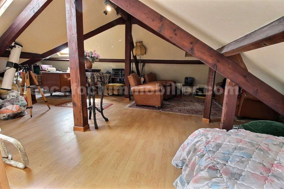 exposio_132377585 - Maison à SAINT-MAUR-DES-FOSSES