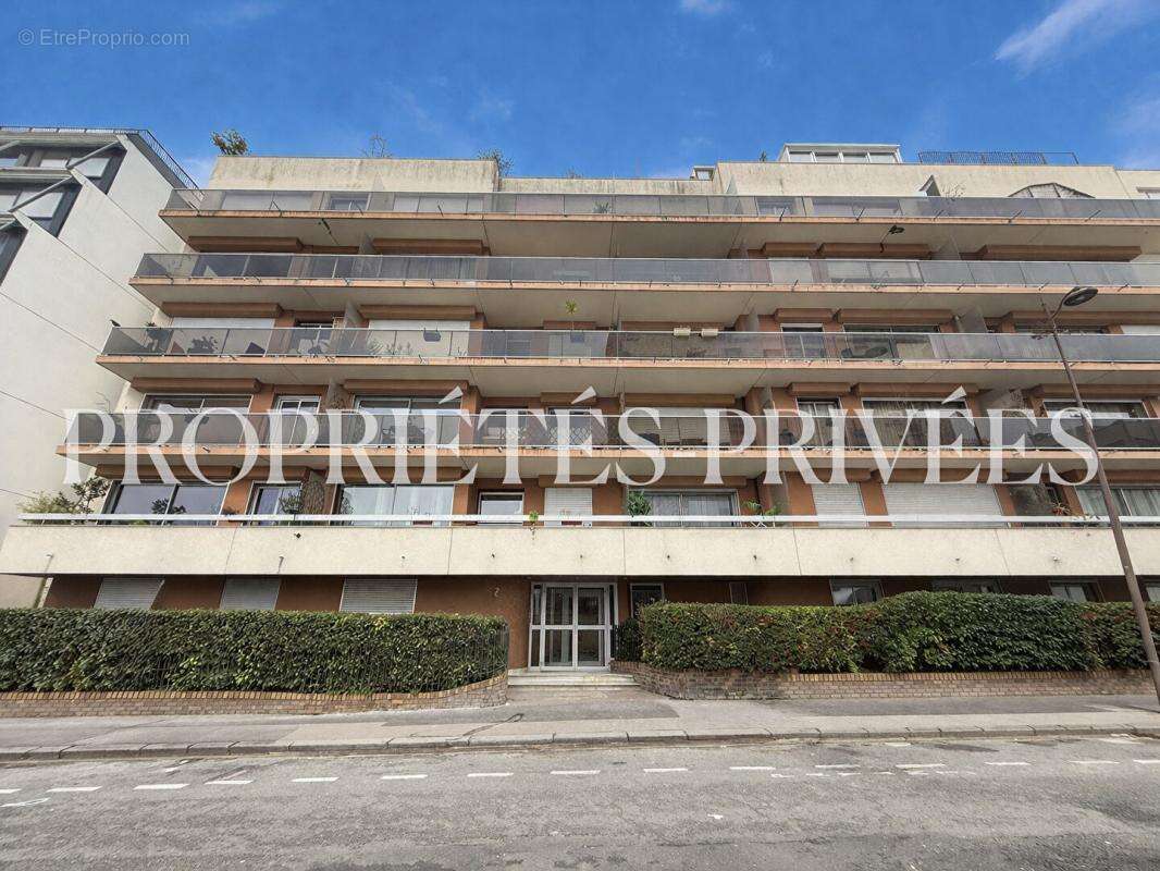 Appartement à PARIS-20E