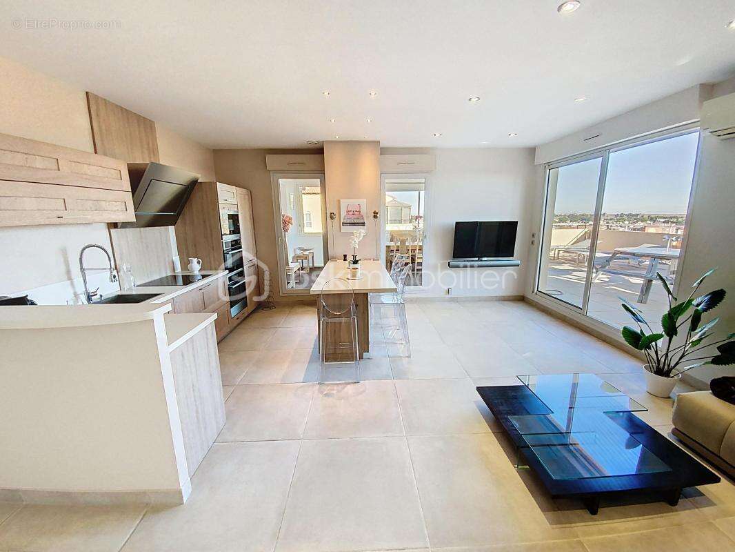 Appartement à LATTES