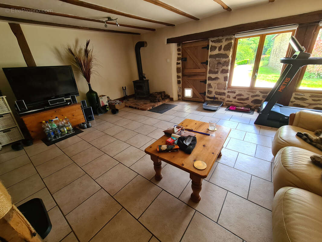 Maison à EYMOUTIERS