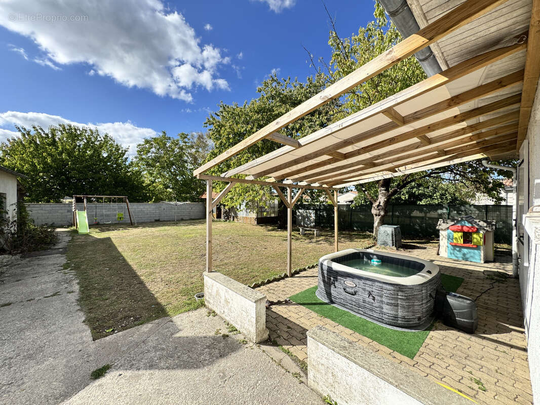 Maison à BARBEZIEUX-SAINT-HILAIRE