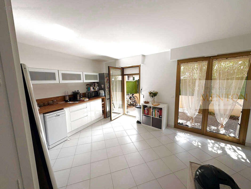 Appartement à ROQUEBRUNE-CAP-MARTIN