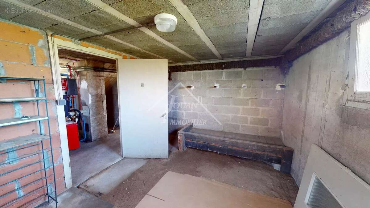 Maison à THIEL-SUR-ACOLIN