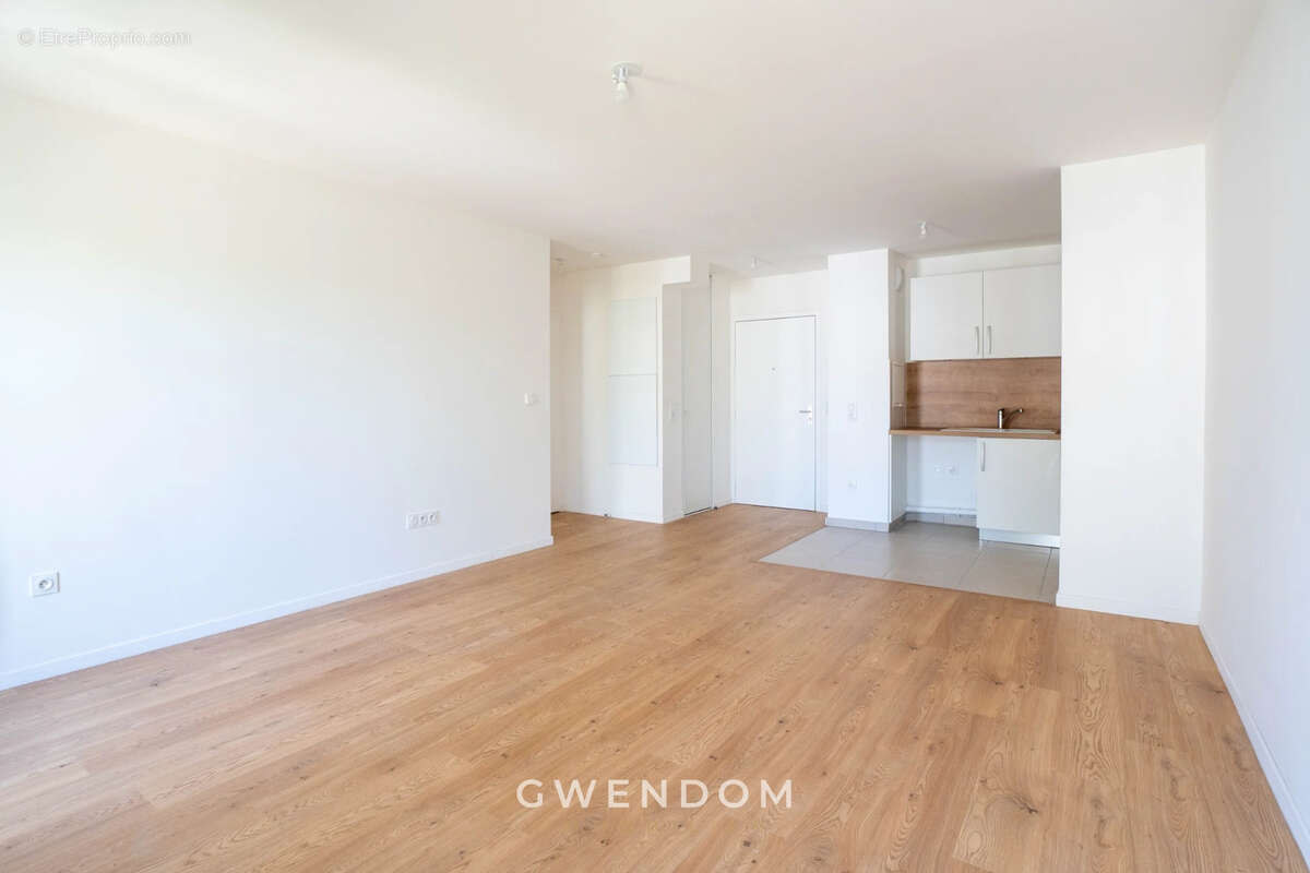 Appartement à TORCY